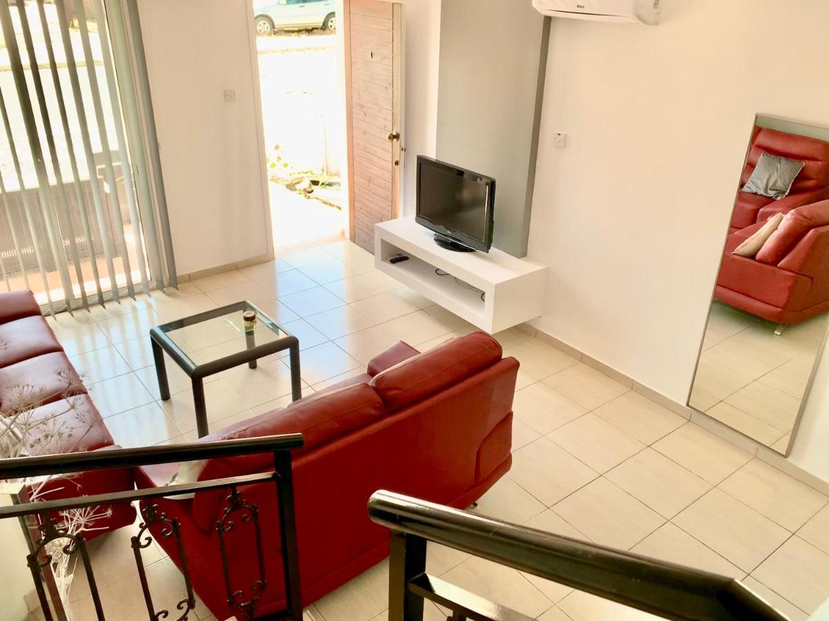 Diana Townhouse 1 Lägenhet Paphos Exteriör bild